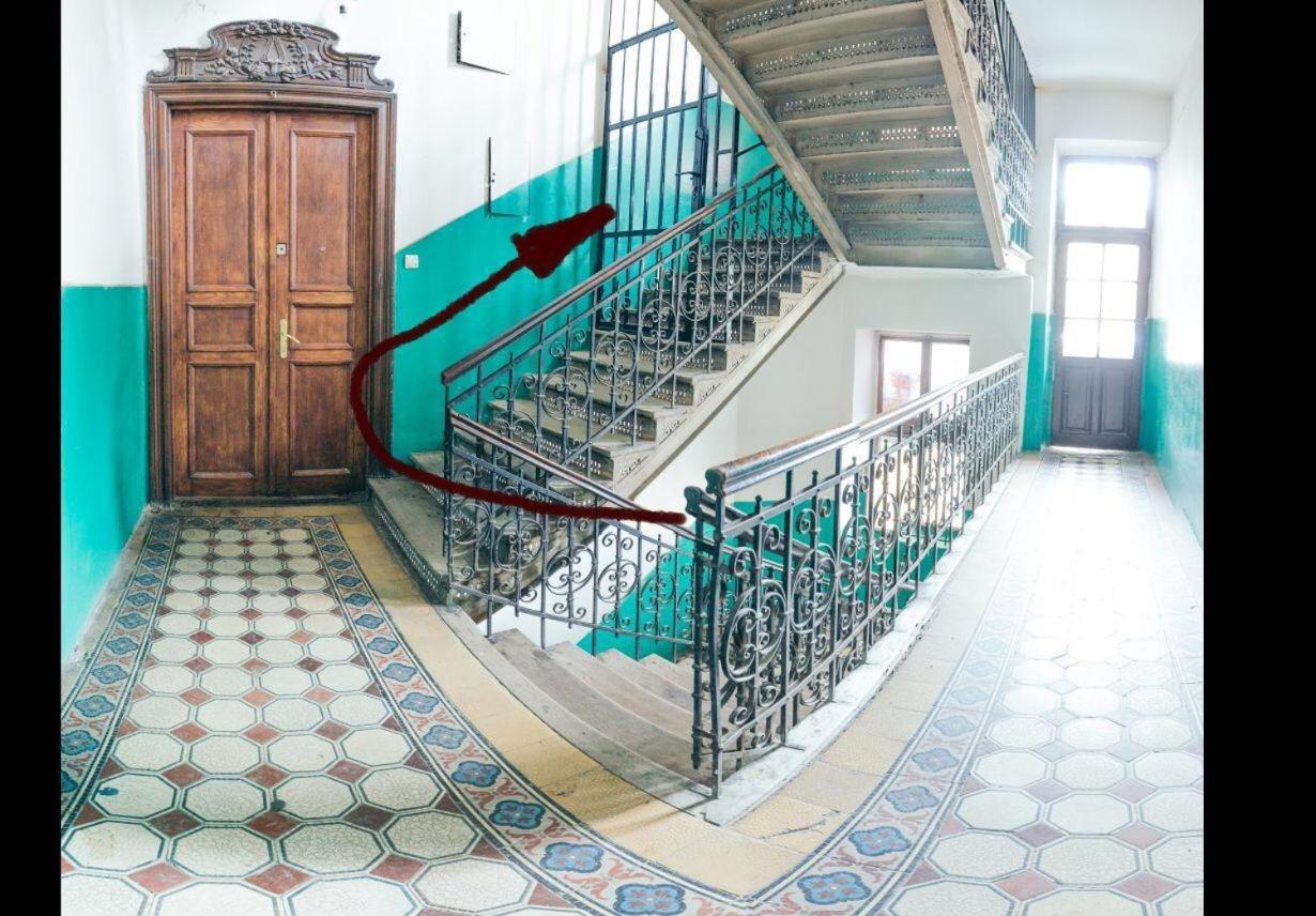 Vintage Apartment 2 Rooms With Balcony Lviv Ngoại thất bức ảnh